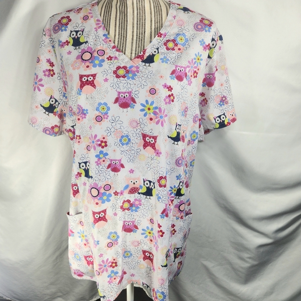 Prints by Maevn White w/Multicolored Owl Print V Neck Scrub Top Size XLarge